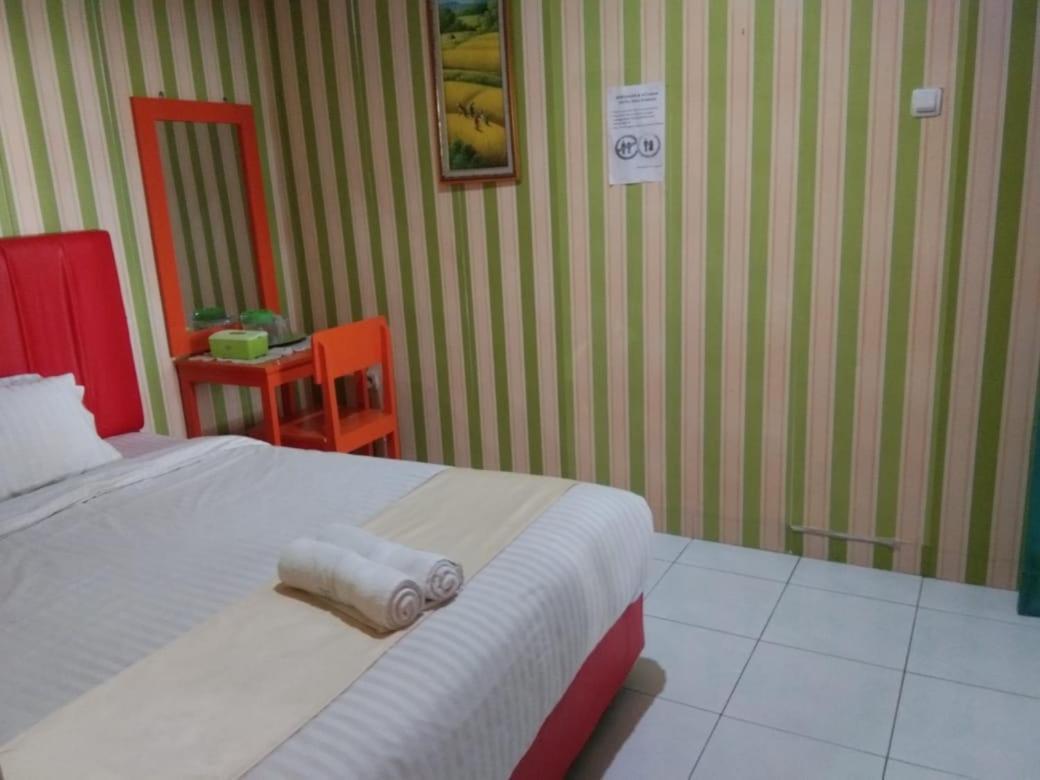 Hotel Krui Syariah Buitenkant foto