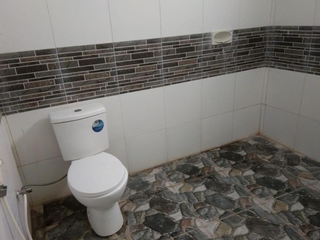 Hotel Krui Syariah Buitenkant foto