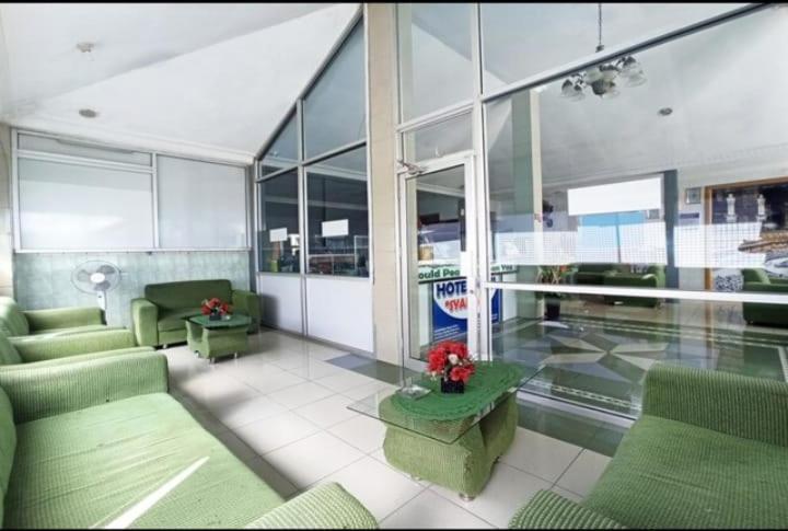 Hotel Krui Syariah Buitenkant foto